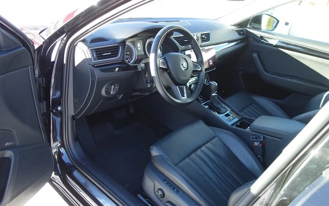 Skoda Superb cena 105000 przebieg: 69700, rok produkcji 2017 z Radzymin małe 232